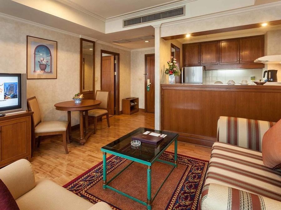 Rembrandt Residences Bangkok Exteriör bild